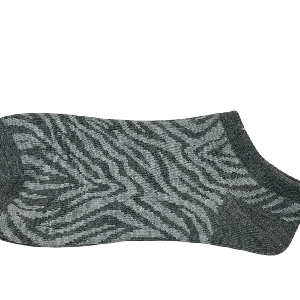 Women’s Low Cut Animal Print Socks 2 Pair Black Gray Zebra Leopard Print NEW